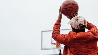 开运体育-篮球运动体能训练计划科学制定，篮球运动项目体能训练计划