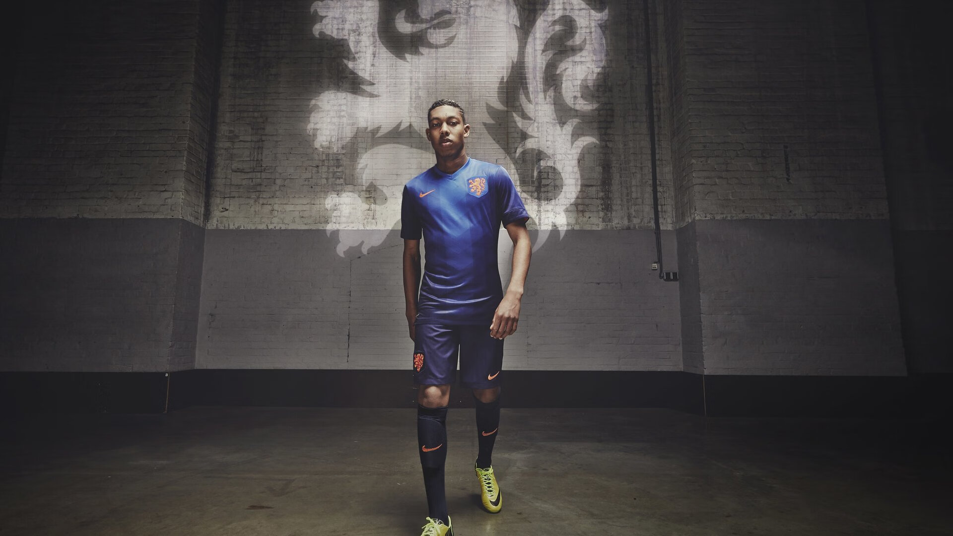 开云官网APP下载-西班牙与英格兰对决——欧洲足球赛事掀起热潮，西班牙与英格兰历史战绩